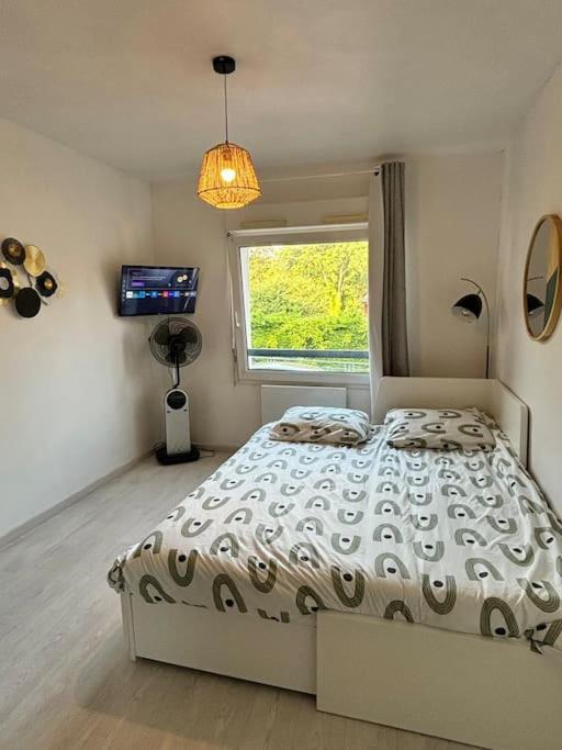 First Apartment Бурж Екстериор снимка